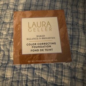Laura Geller Baked Balance-N-Brighten Foundation SAND